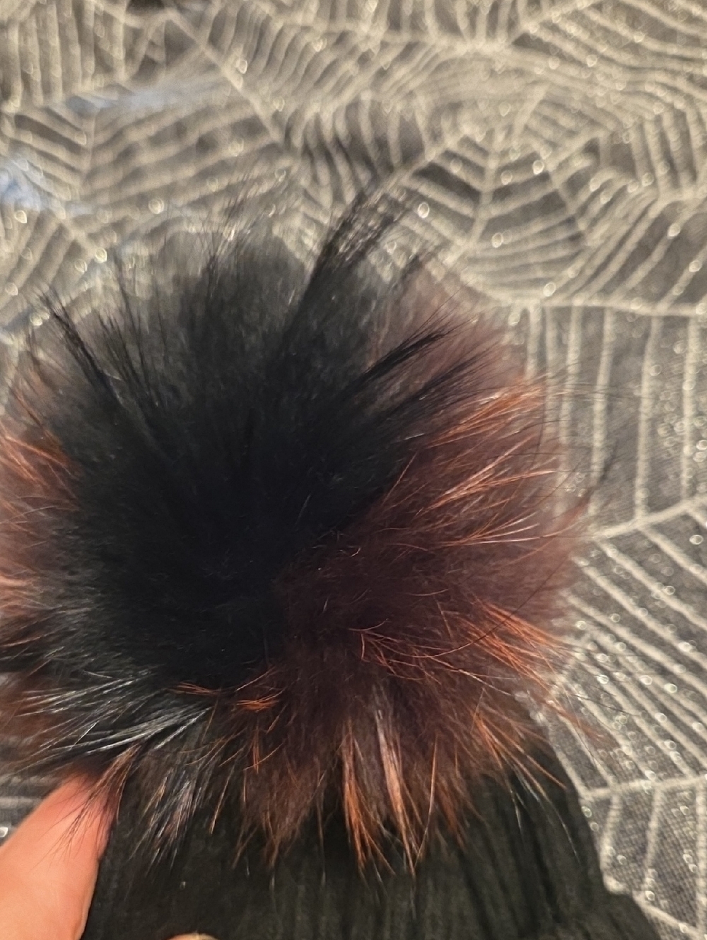 YVES SALOMON Beanie Hat Fur Pom Pom - Picture 2 of 3